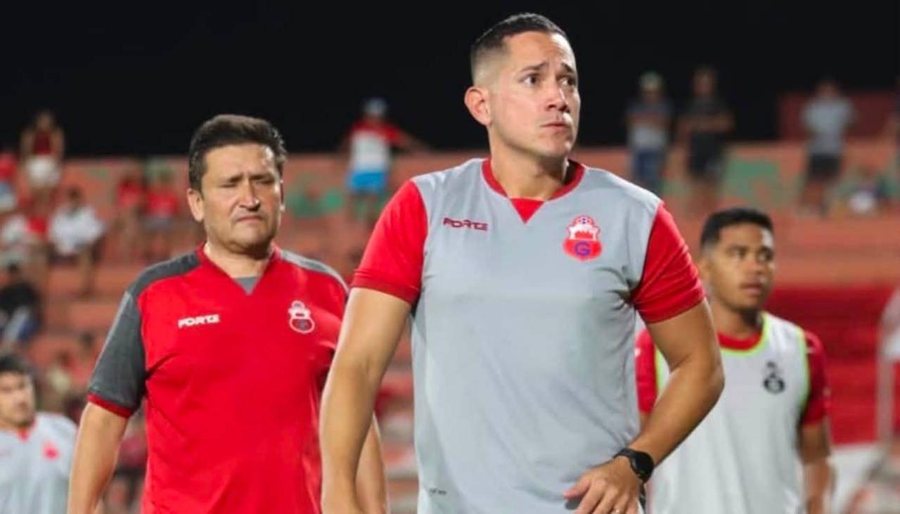 DT de Guabirá llega a la Felcc tras denunciar amenazas a familiar de jugador