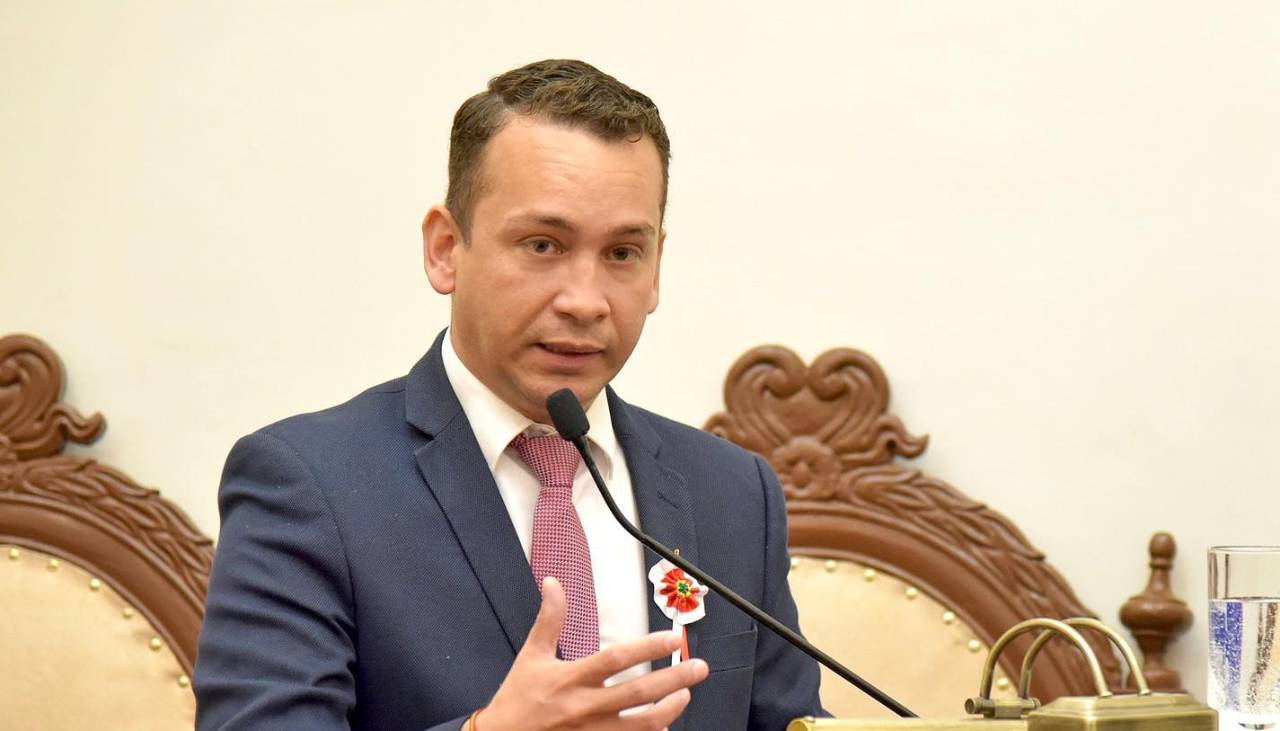 Saucedo dice que el ministro de Justicia tiene un sentencia “debidamente ejecutoriada” que no se registró por la “omisión” de un juez