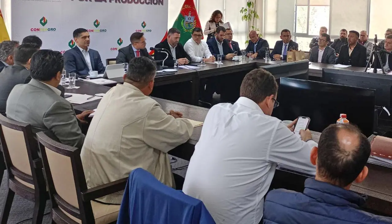 Confeagro y los ministros de Desarrollo Productivo y Trabajo participan del Encuentro Nacional por la Producción