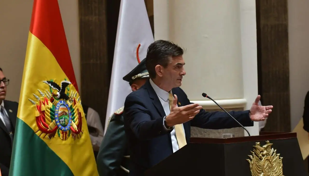 Paz, Lara y los flamantes ministros sostienen su primera reunión de Gabinete