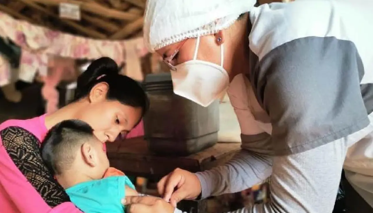 Centros de salud y brigadas de vacunación se movilizan este fin de semana en La Paz para frenar el avance del sarampión