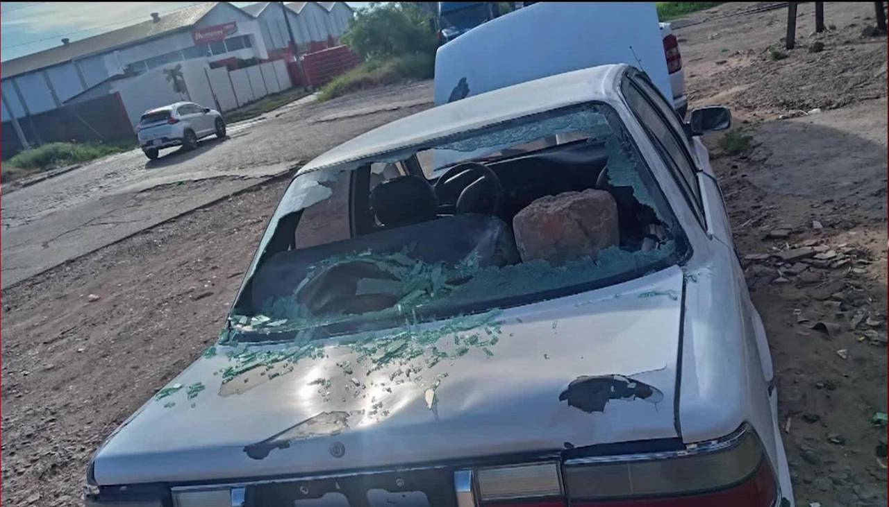 Asesinan a pedradas a un taxista en el Parque Industrial; un sospechoso fue aprehendido