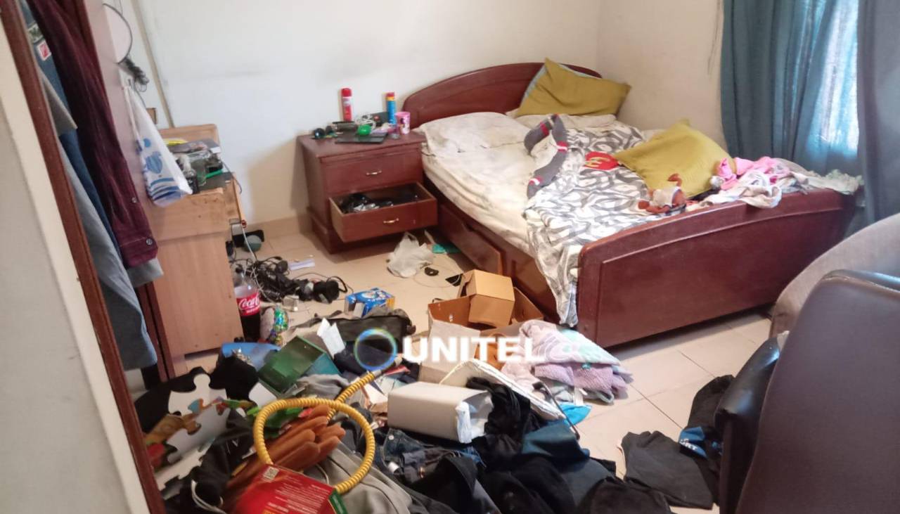 Ladrones huyen en medio de disparos al ser descubiertos robando en una casa