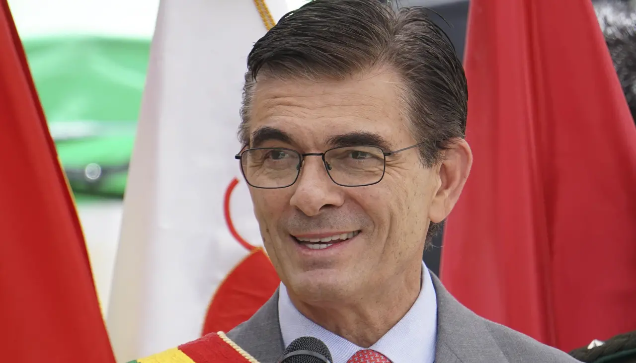 Gobierno confirma presencia de Paz y dos ministros en el Foro de Davos