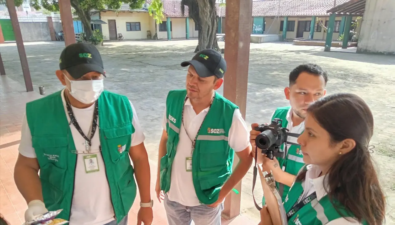 Sedes recolecta muestras de alimentos del colegio donde cinco estudiantes sufrieron náuseas y vómitos 