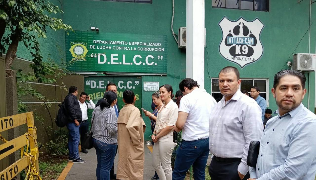 Jhonny Fernández no se presentó a declarar; su abogado dice que “está internado” por problemas de salud