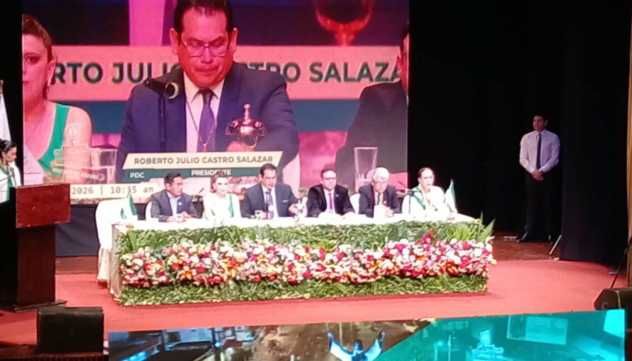 Santa Cruz recibe a los tres poderes del Estado; hay sesiones de Diputados y el Senado