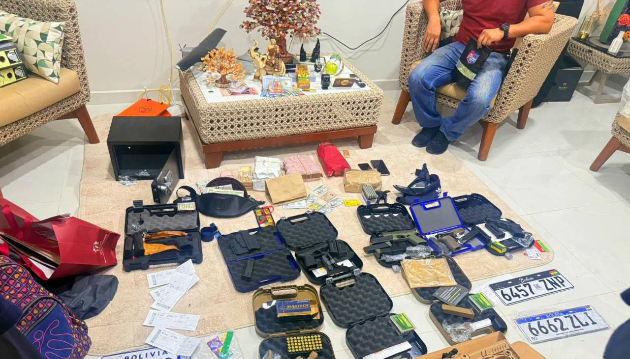 Armas, dinero, y vehículos son hallados en la vivienda de un extranjero aprehendido por el asesinato de Johan Guzmán 