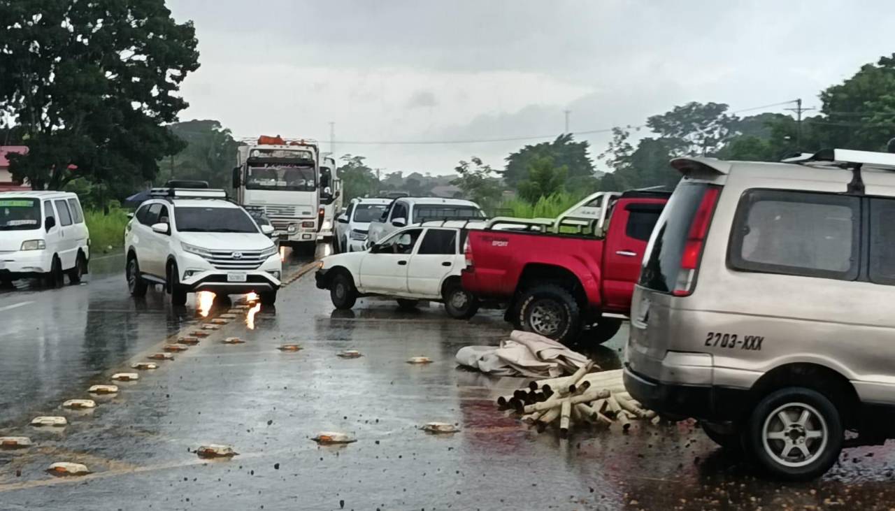 Productores de Ichilo bloquean en el puente de Yapacaní: “Es indefinido”, señalan dirigentes