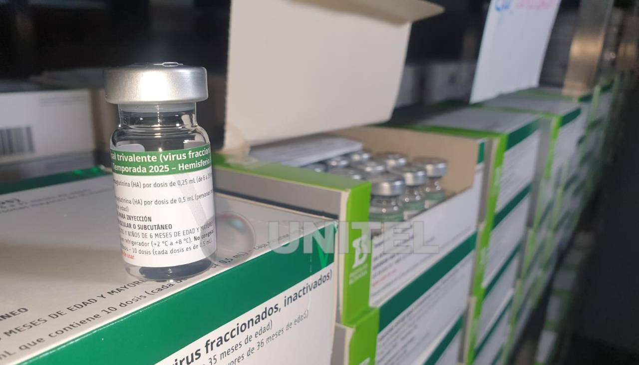 Llegan más de 99.600 vacunas contra la influenza a Santa Cruz destinadas para niños hasta antes de cumplir los tres años