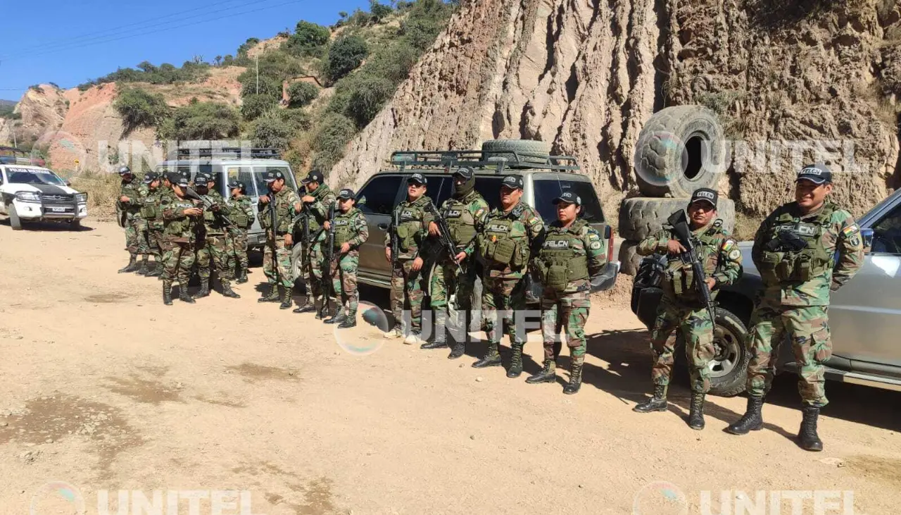 Recuperan visores nocturnos y municiones sustraídos a la Policía en un punto de bloqueo en Cochabamba