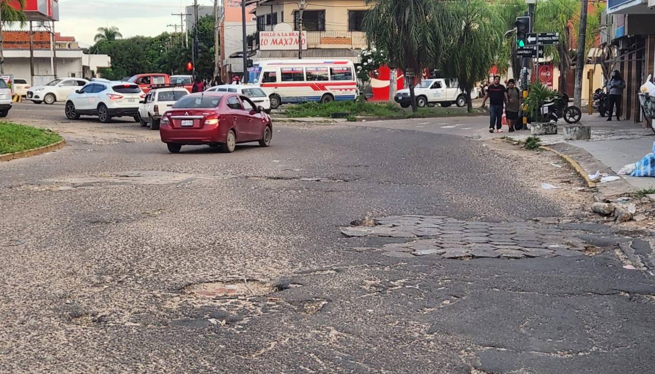 El 30% de los micros están en las filas de los surtidores por diésel, dice dirigente del transporte público de Santa Cruz