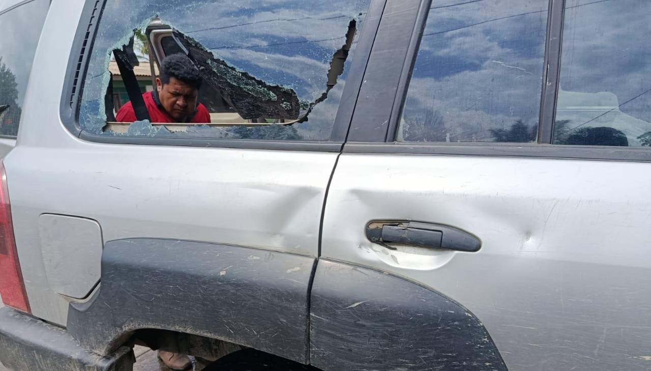 Villa Tunari: Agentes antidrogas sufren emboscada tras hallar droga y armamento en una vivienda