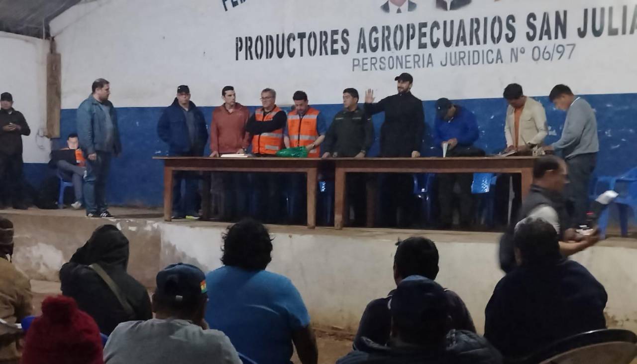 Movilizados y autoridades firman acuerdo en San Julián para levantar bloqueo