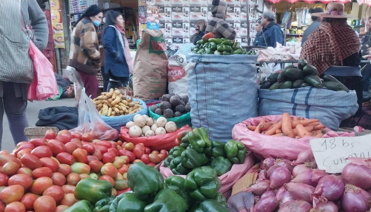 Heladas provocan subida de precios en Cochabamba: La caja de tomate pasó de Bs 40 a Bs 100