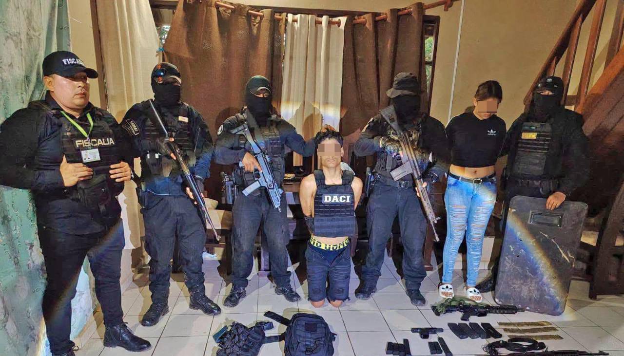 Siete aprehendidos con armamento militar tras allanamientos en Santa Ana de Yacuma 