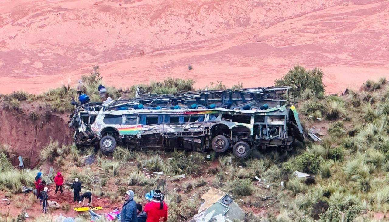 Bolivia durante el carnaval: Dos infanticidios, un feminicidio y 73 muertos en accidentes de tránsito