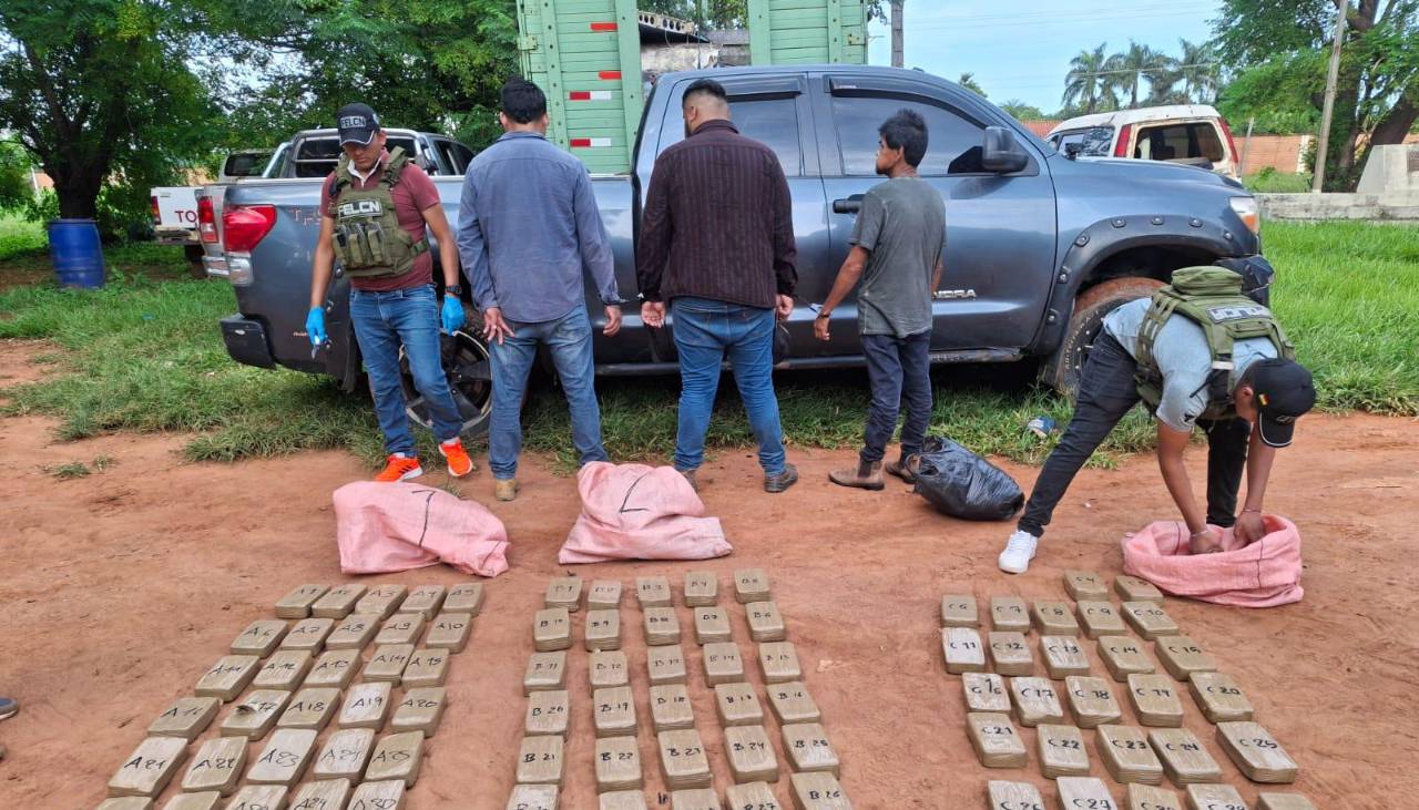 Hallan 100 kilos de droga al interior de un motorizado en San Ignacio de Velasco 