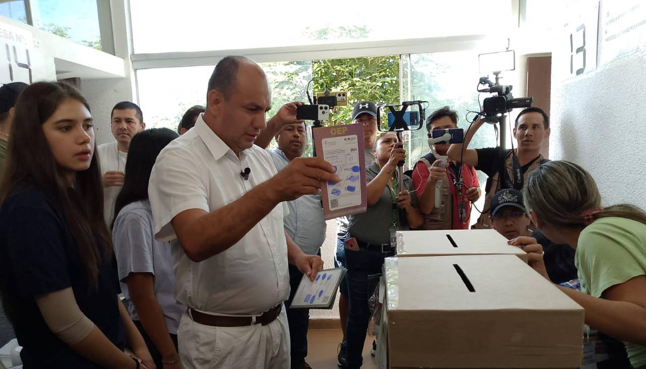 Roberto Parada, candidato a magistrado del TSJ por Santa Cruz, da por ganador a Romer Saucedo