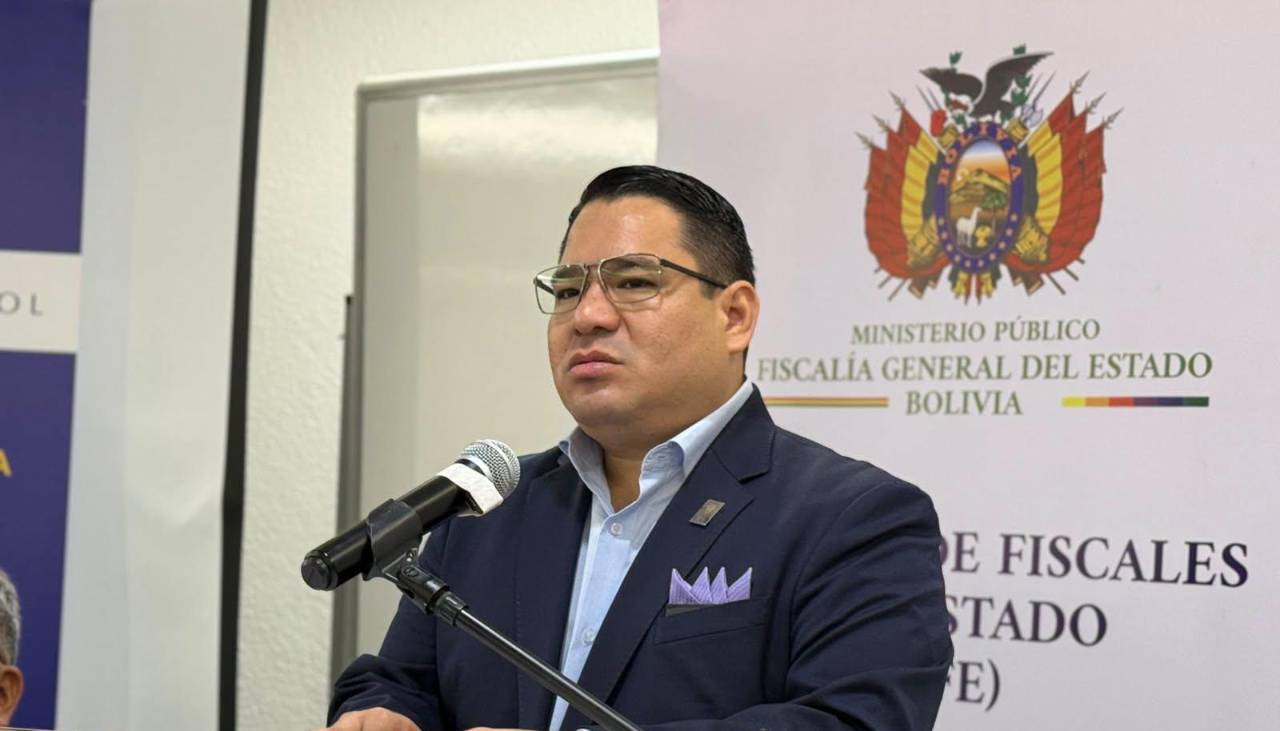 Aprehenden al fiscal general Roger Mariaca y al fiscal departamental de Santa Cruz, Alberto Zeballos