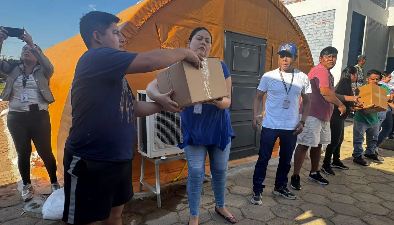 Llegan papeletas electorales a Santa Cruz, las FFAA y la Policía garantizan seguridad