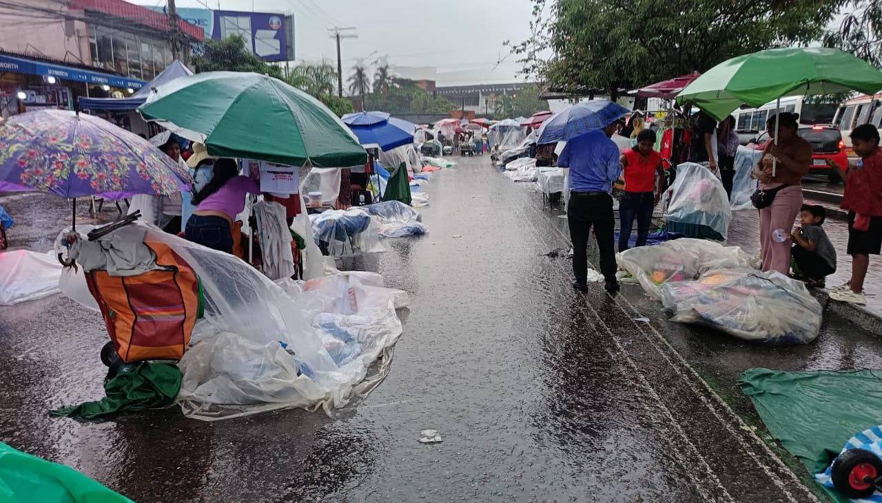 Lluvias y tormentas eléctricas en Nochebuena; rige alerta meteorológica en cinco departamentos