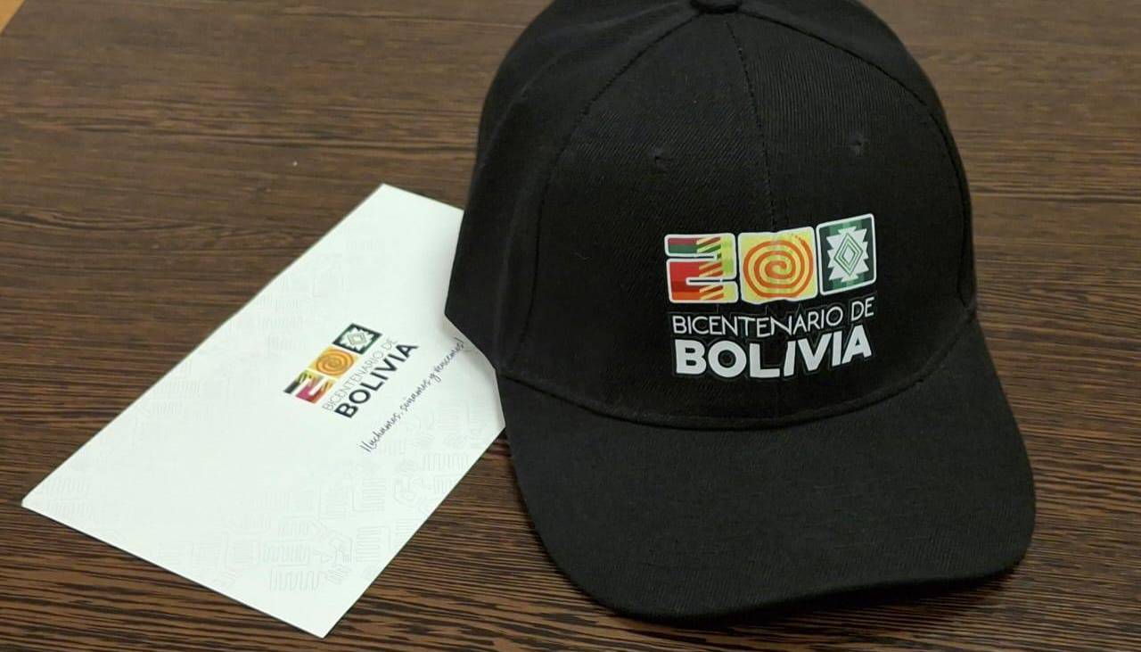 Microempresarios dicen que pedirán la renuncia del ministro de Desarrollo Productivo por las gorras chinas 