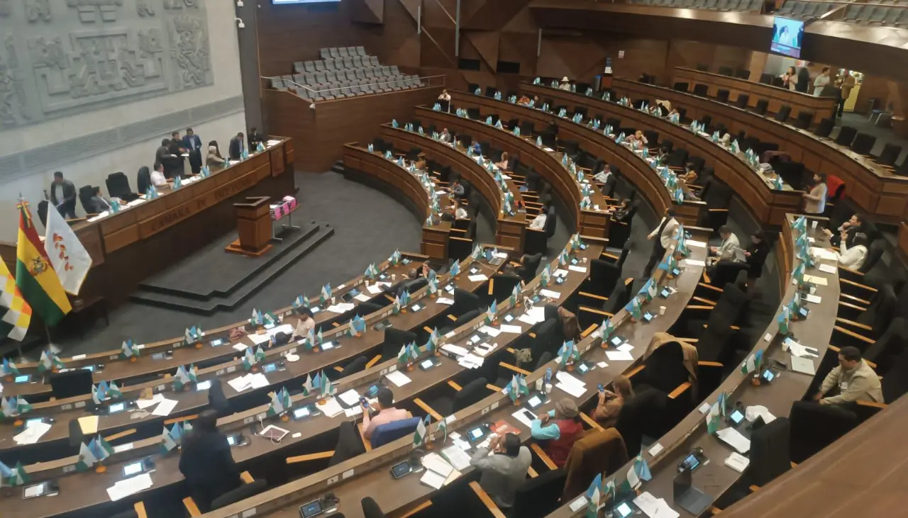 Caso maletas: Diputados reinstalan tratamiento del informe final de la comisión
