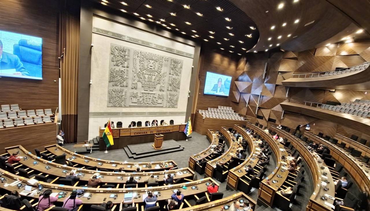 Tras la victoria de Bolivia ante Colombia, Huaytari suspende sesión de Diputados hasta una nueva convocatoria