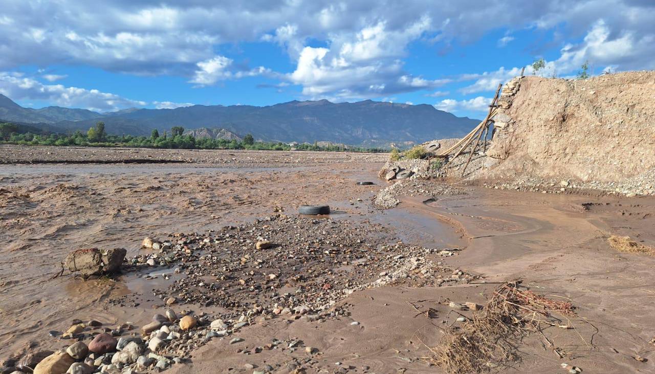 Rige una alerta naranja por posibles desbordes de ríos que afectan a ocho departamentos
