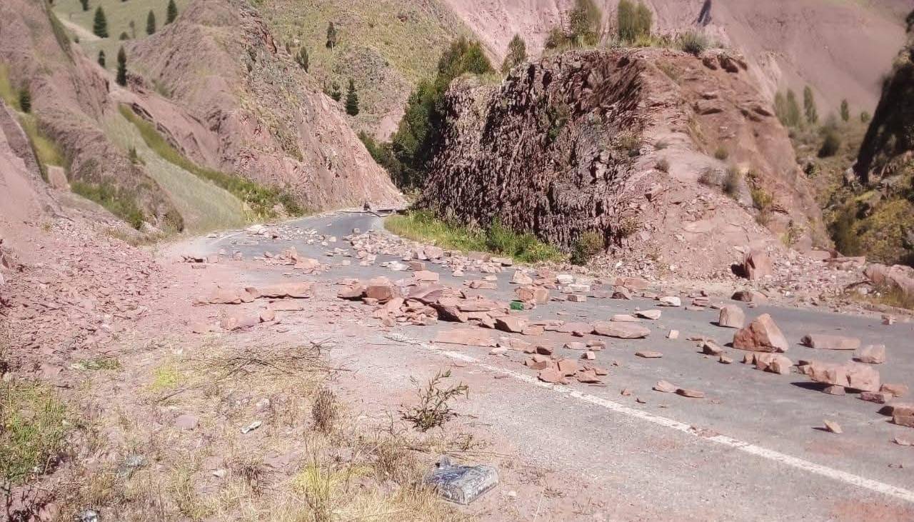 Muere un profesor que caminaba varios kilómetros para atravesar bloqueos y dar clases