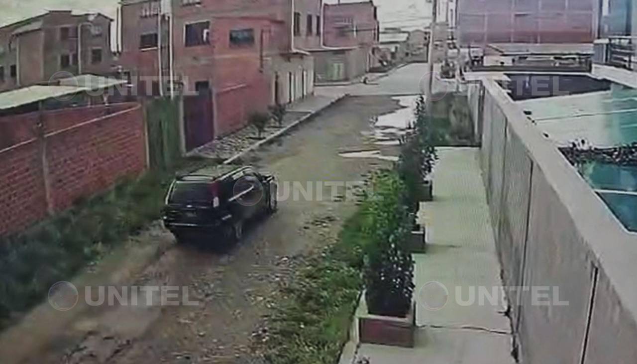 Violento robo armado: La Policía identifica el vehículo de los delincuentes que operan en Mercedario 