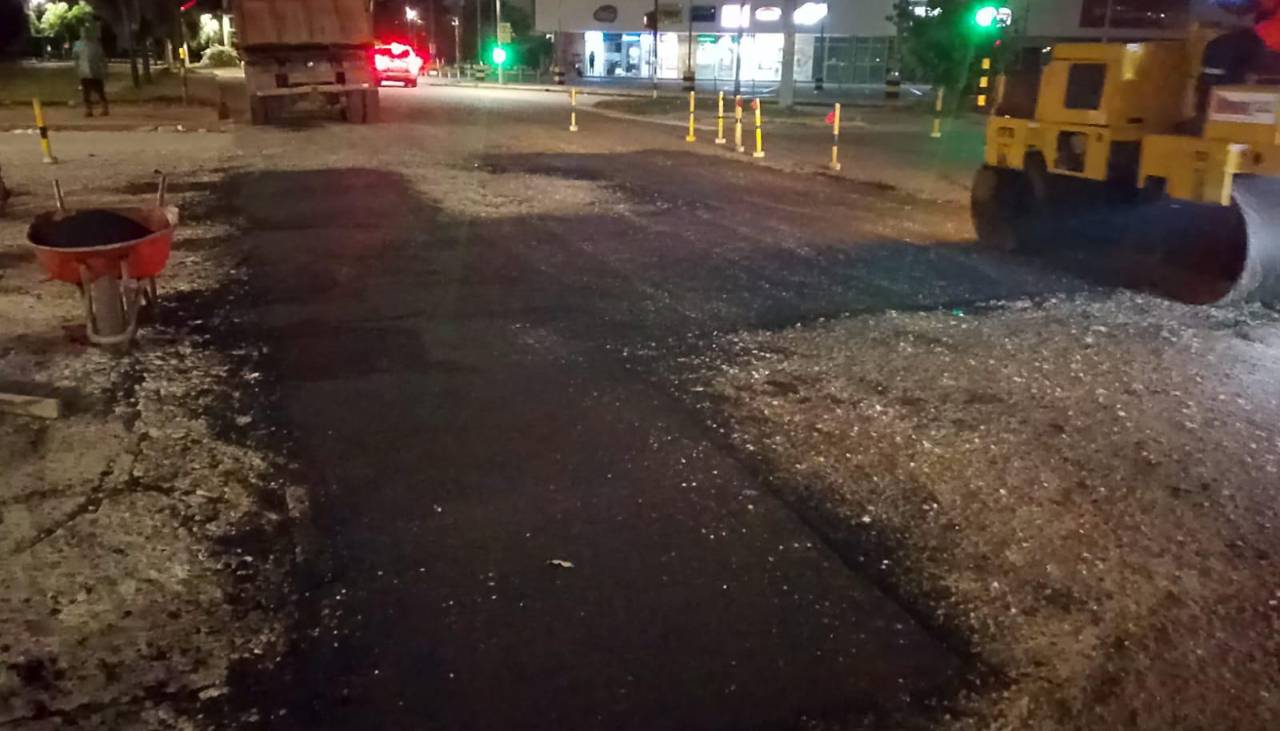 Santa Cruz: Saavedra arranca su gestión con trabajos de bacheo en la avenida San Martín