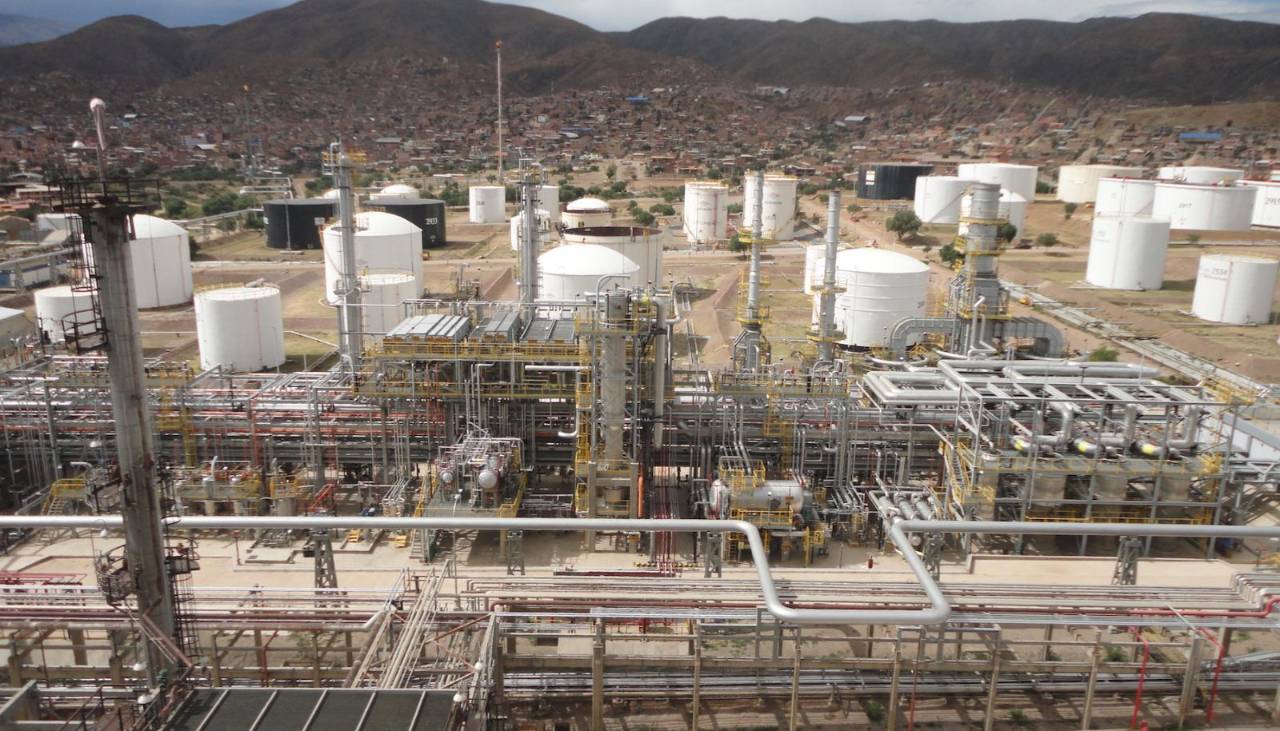 Las refinerías Gualberto Villarroel y Guillermo Elder Bell volverán a producir gasolina y diésel, anuncia el Gobierno