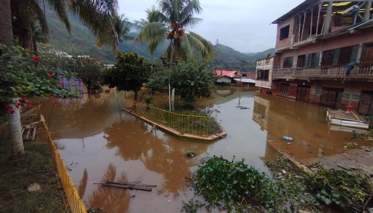 Gobernación de La Paz acusa a dos empresas mineras de provocar inundaciones en Tipuani