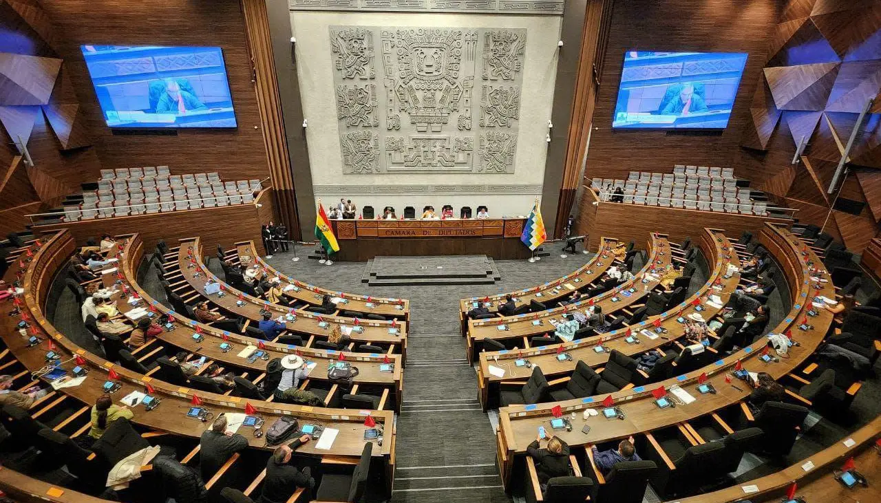 Diputados salientes cambian su reglamento y restituyen los dos tercios que el MAS había modificado en 2020