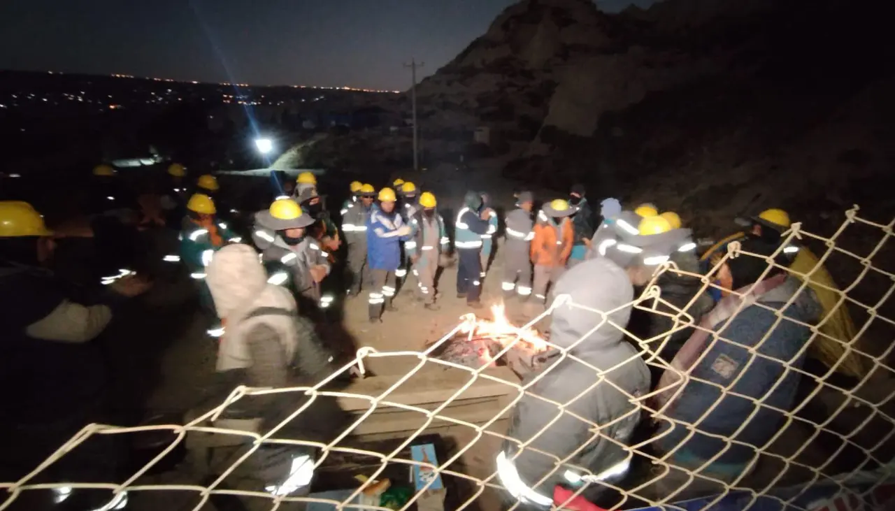 Trabajadores del relleno de La Paz anuncian que radicalizarán su protesta y se pone en riesgo el recojo de la basura