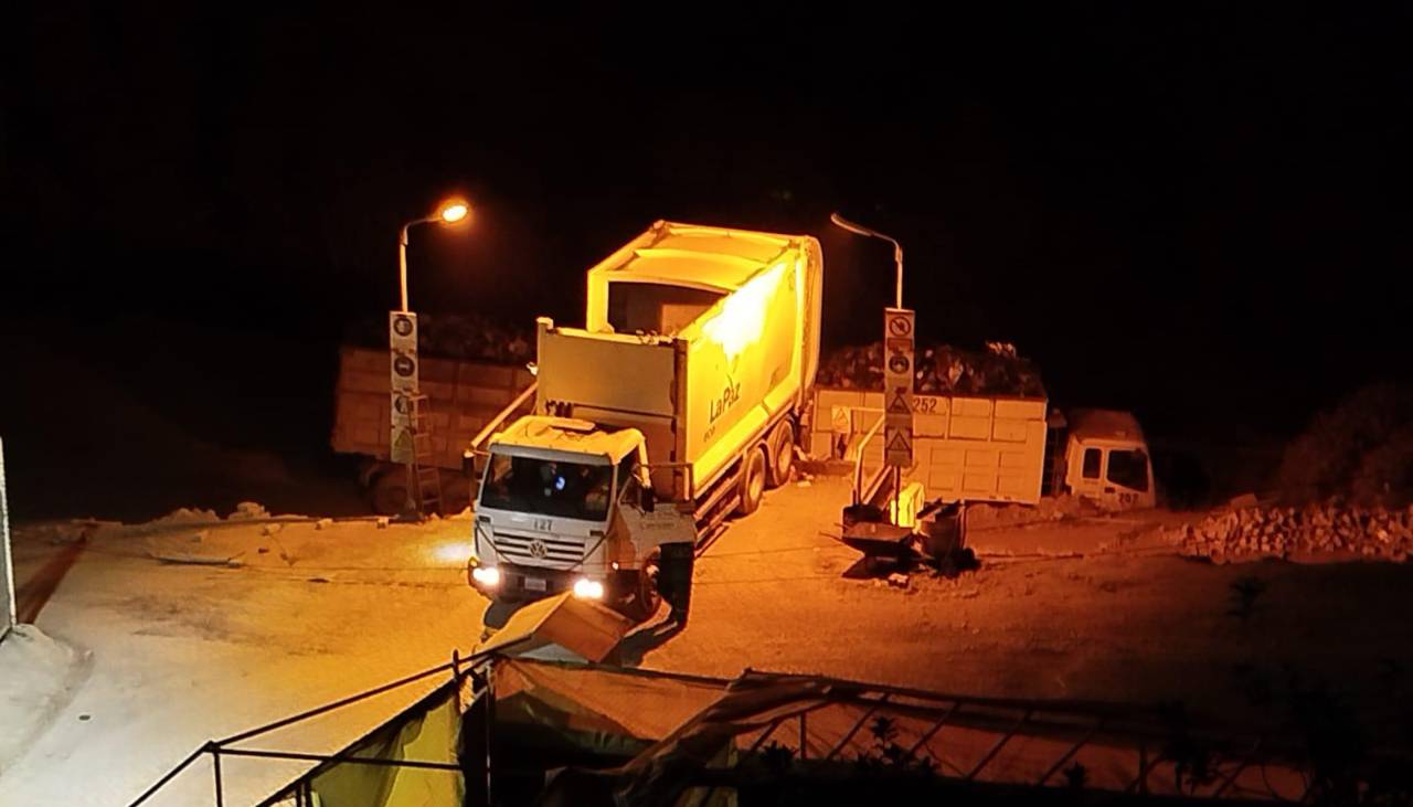 Acuerdo entre Alcaldía y trabajadores del relleno reactiva recolección de basura en La Paz tras ocho días de conflicto