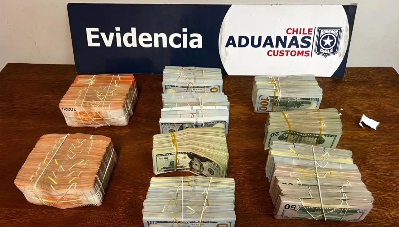 Miles de dólares procedentes de Bolivia pretendían ser ingresados a Chile “de contrabando”, señala la Aduana de Arica