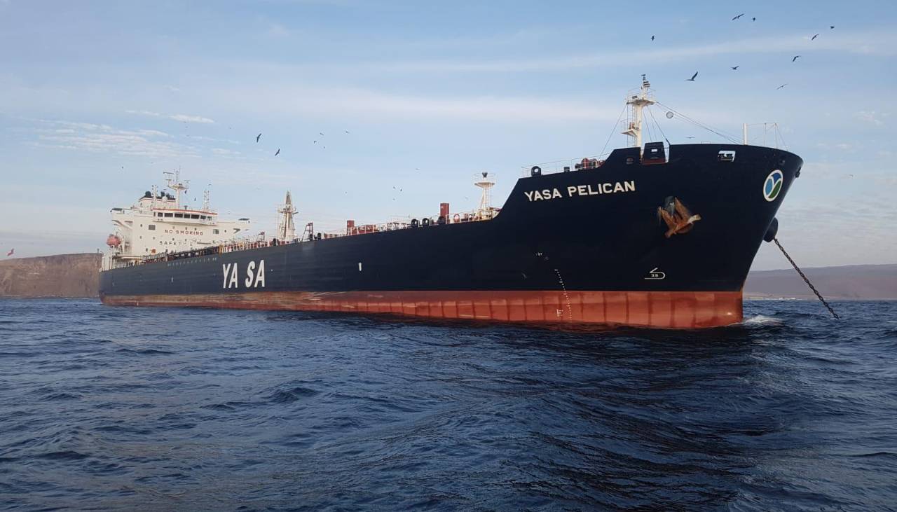 En medio de las filas en surtidores, YPFB anunció la descarga de más de 50 millones de litros de gasolina en Arica