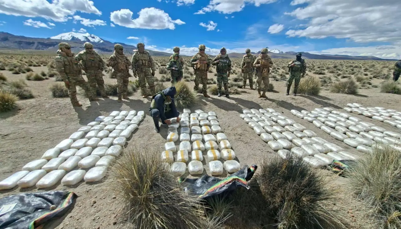 Hallan 268 kilos de marihuana abandonados en un vehículo en la frontera con Chile