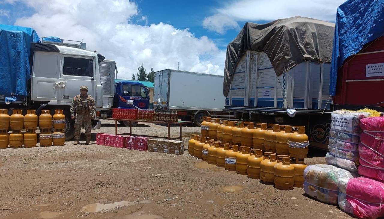Contrabando a la inversa: Decomisan 154 garrafas de GLP, azúcar, huevo y 45 cajas dinamita en la frontera con Perú