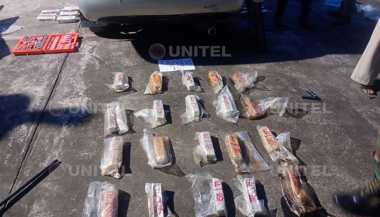 Aprehenden a cinco personas por transportar 37 paquetes de droga desde el trópico de Cochabamba rumbo a Tarija 