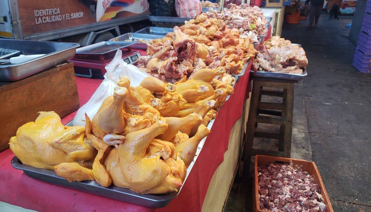 Bloqueos: Habrá “pérdidas millonarias e irreversibles”, advierten pequeños y medianos productores de pollo