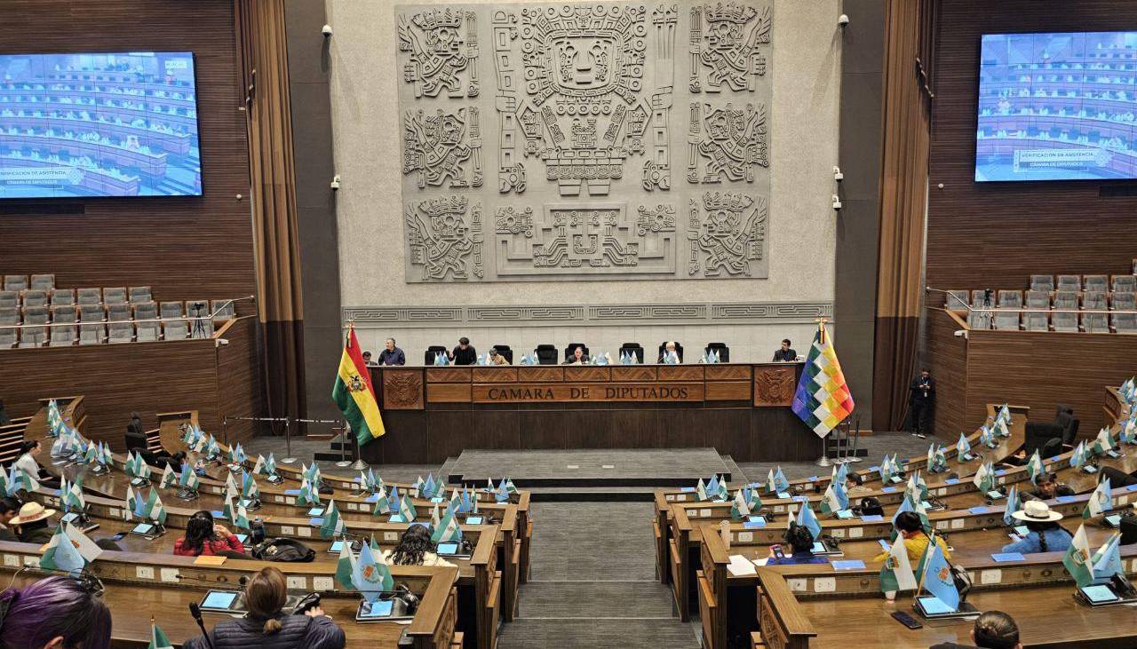 Diputados sesionan este jueves con dos millonarios créditos en mesa