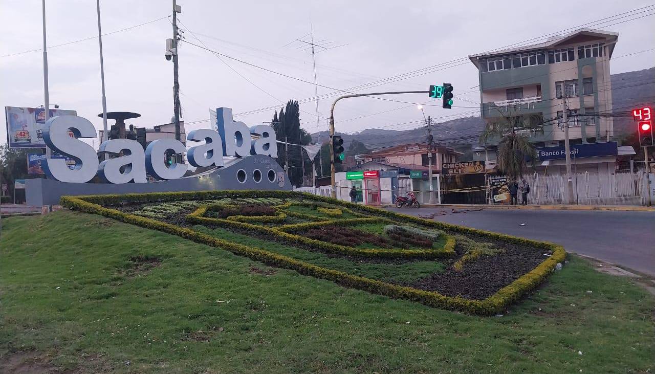 Vecinos instalan al menos 10 puntos de bloqueo en Sacaba y hay afectación en la ruta nueva Cochabamba - Santa Cruz