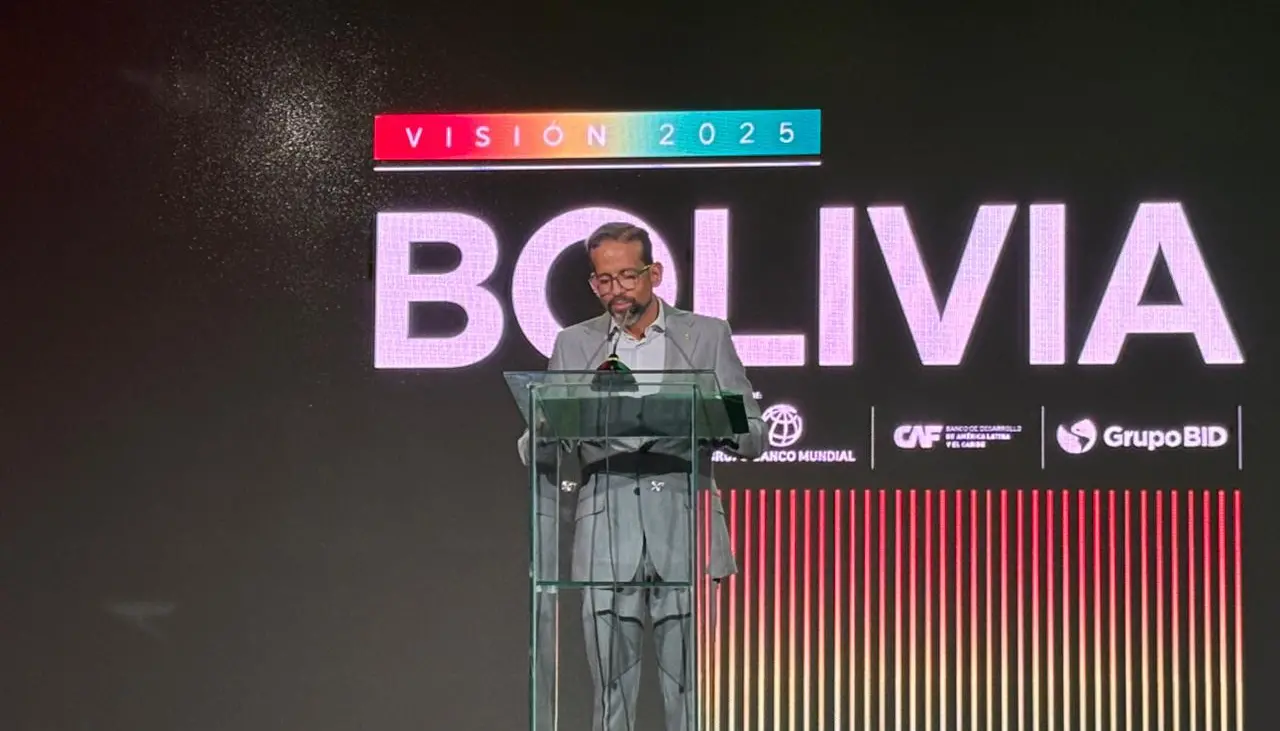 Camacho ofrece apoyo a Paz y destaca que la cumbre es una señal del fin de un ciclo “negativo” para el país