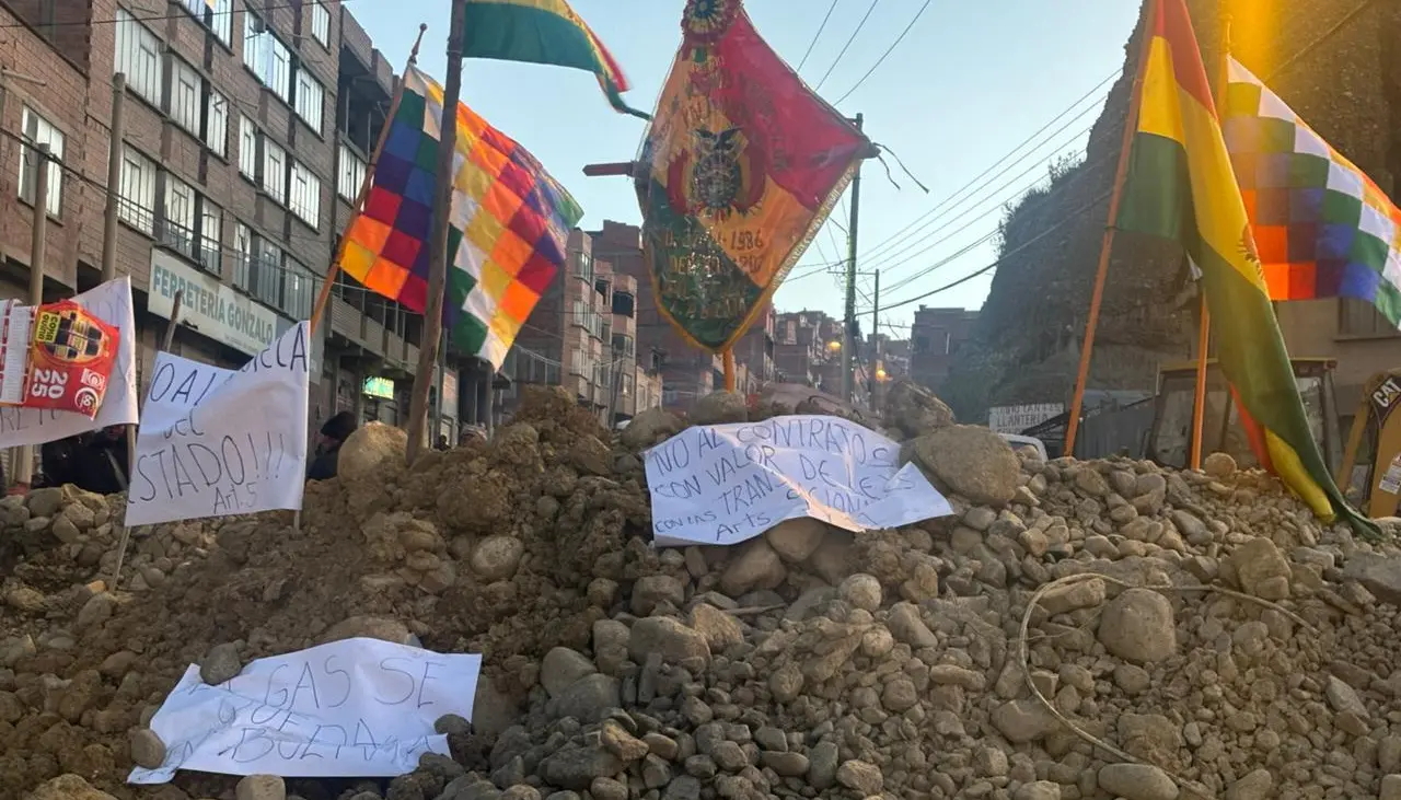 Bloqueos causan pérdidas económicas millonarias y perjuicios para el turismo y el transporte