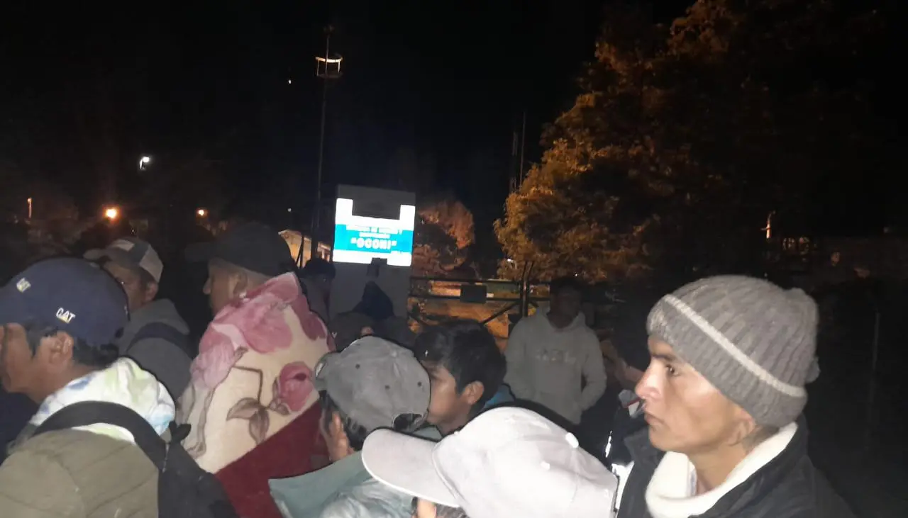 Productores campesinos de los valles cruceños toman la planta de bombeo de Oconi en rechazo al DS 5503