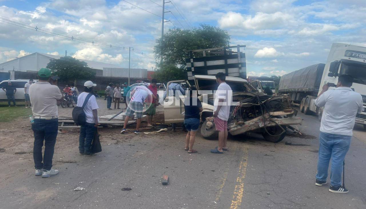 Accidente fatal: Un muerto deja el choque frontal entre dos camiones en Cotoca